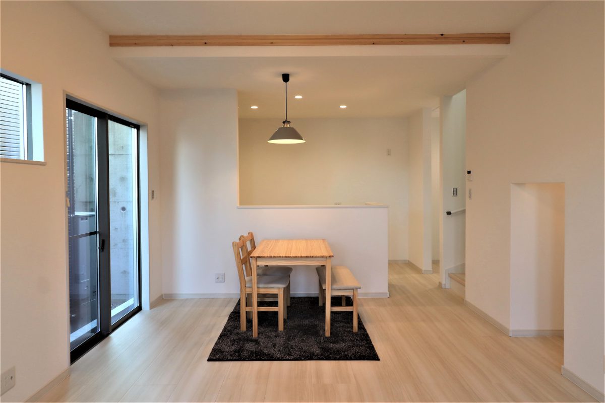 施工事例：寝室から桜島を望む２階建の住まい