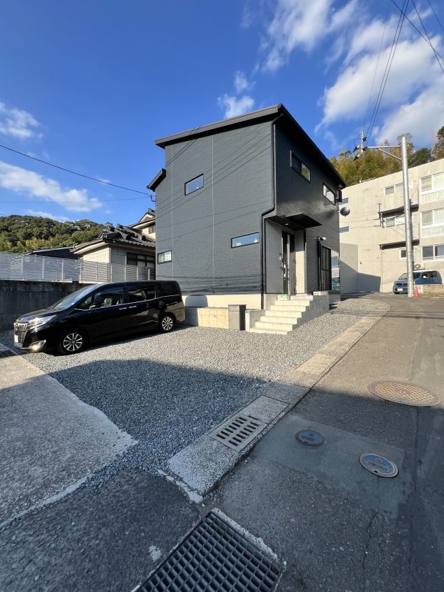 施工事例:リビングの吹き抜けで開放感あふれるお家