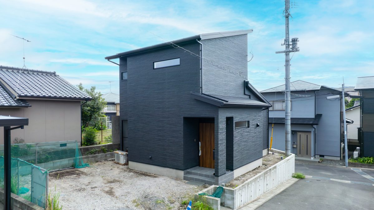 家族みんなが集まる、明るく開放的なお家です♪<br />
暮らしやすさを大切にした間取りで、毎日がちょっと楽しくなるお住まいです!