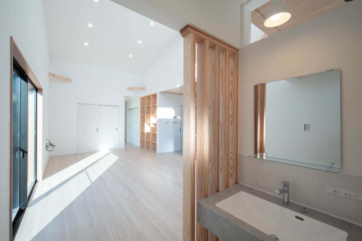 施工事例：光とグレーが織りなす洗練な住まい