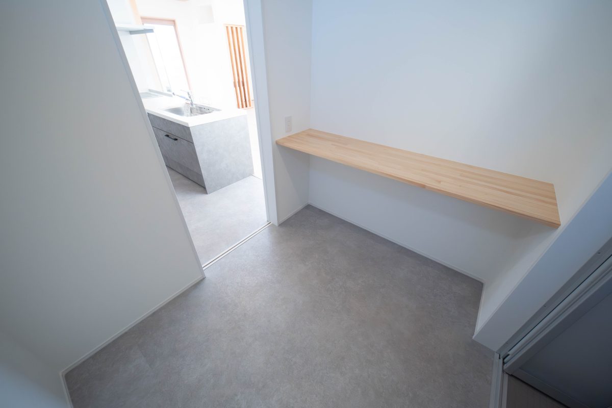 施工事例：光とグレーが織りなす洗練な住まい