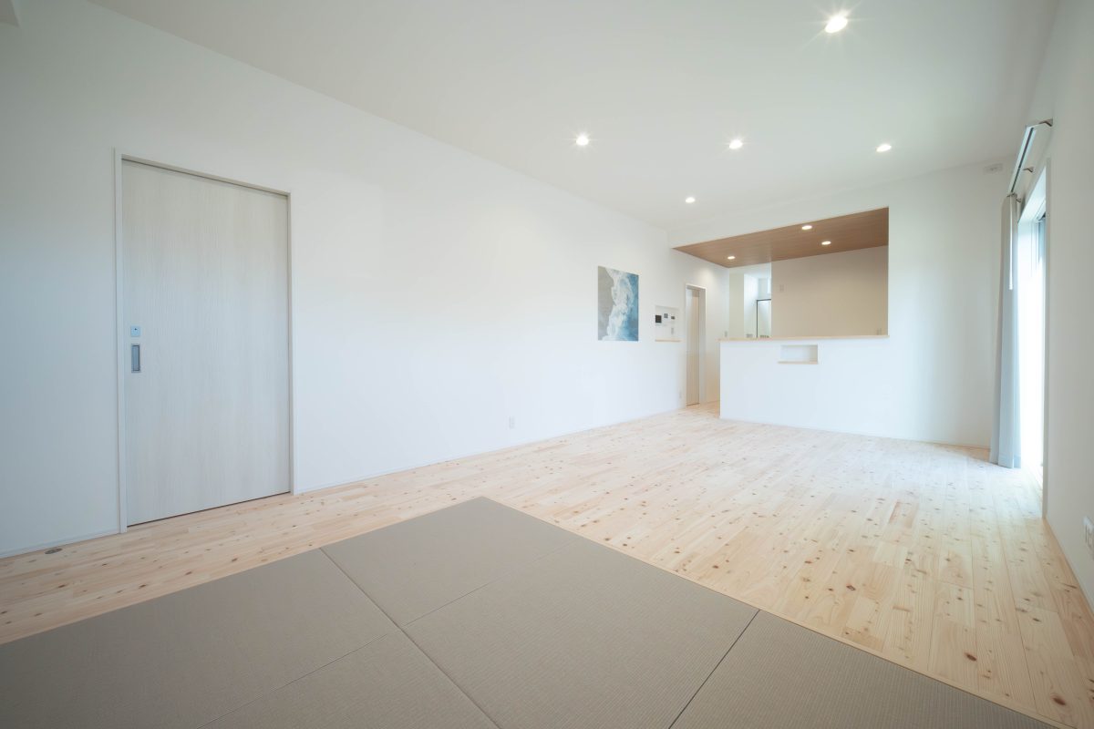 施工事例：白を基調に、アートが映える空間