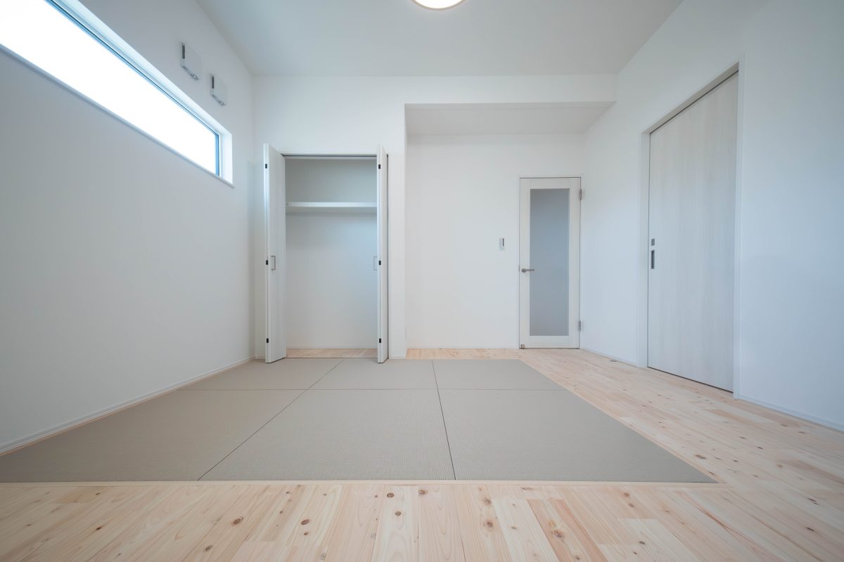 施工事例：白を基調に、アートが映える空間