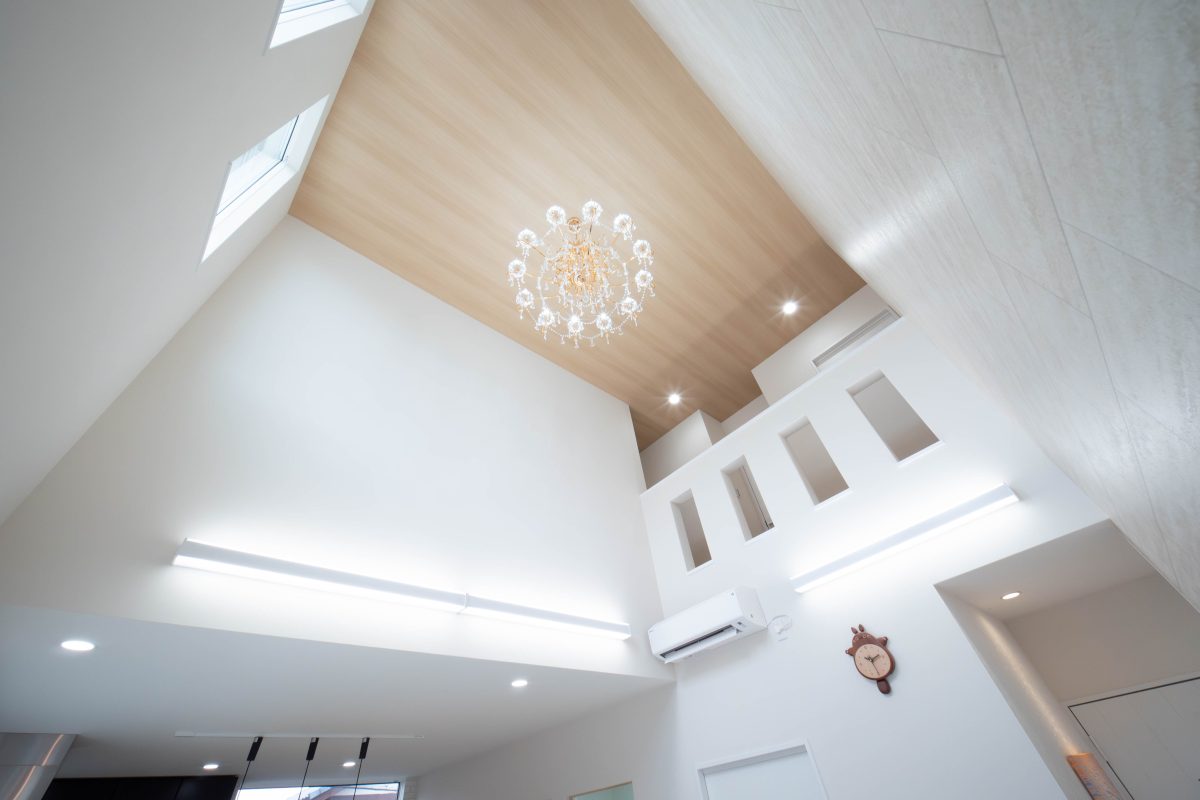 施工事例：日常に華やぎえを添える、シャンデリアのある暮らし