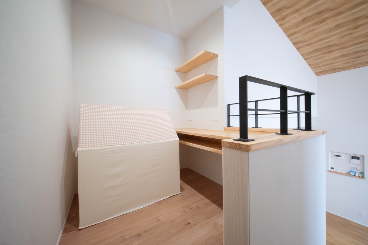 施工事例：光が巡る、吹き抜け×木天井の住まい