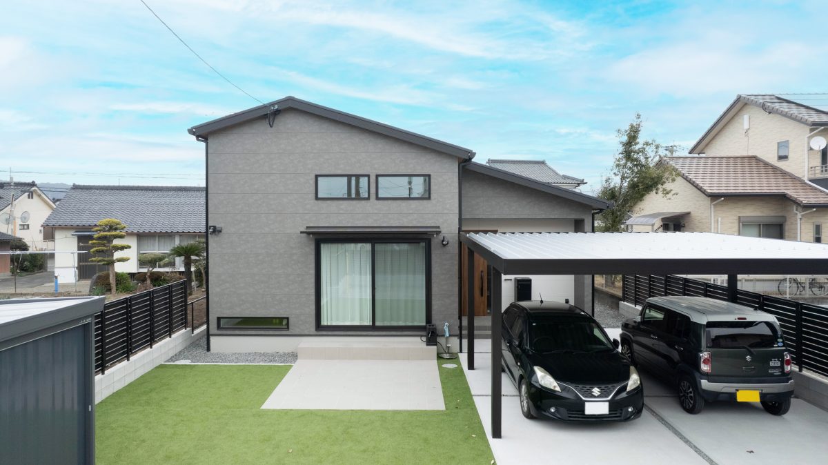 施工事例：光が巡る、吹き抜け×木天井の住まい