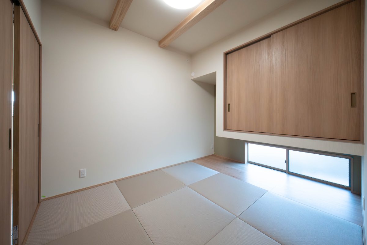 施工事例：勾配天井×ウッドデッキがつながる平屋